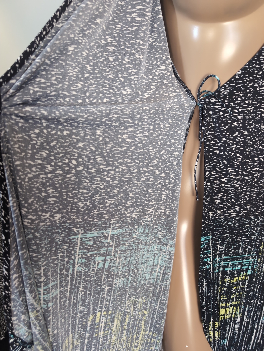BCBGMAXAZRIA Adele Printed Wrap Dress Sea Green Abstract Jersey Knit Size Small - Picture 8 of 12